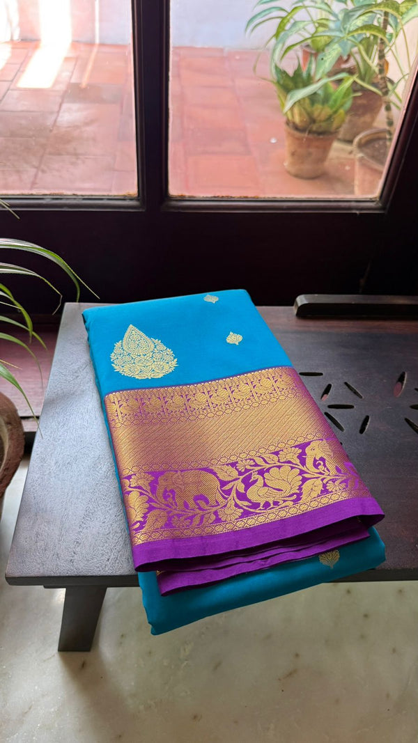 Vintage 1960s Mayil Blue Pattu