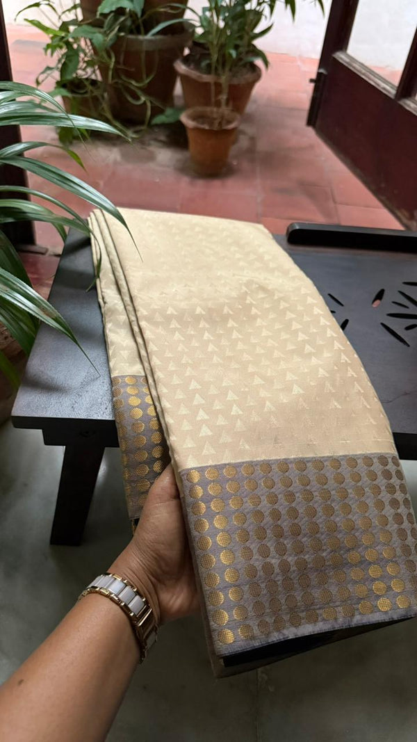Pearl Polka Pocket Pattu